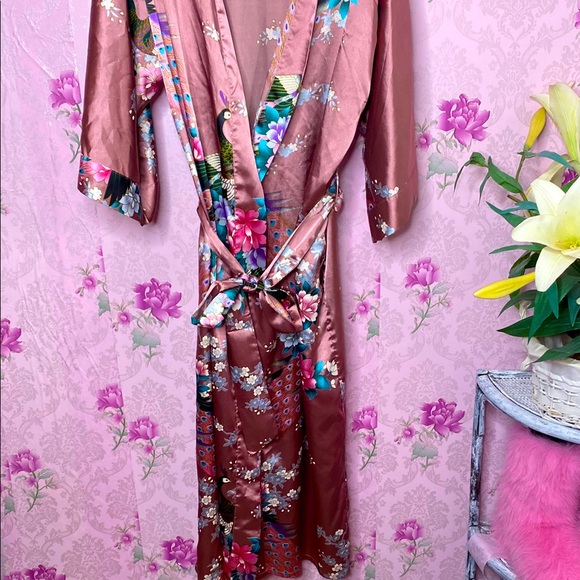 Luxurious Floral Satin Robe - Picture 7 of 11
